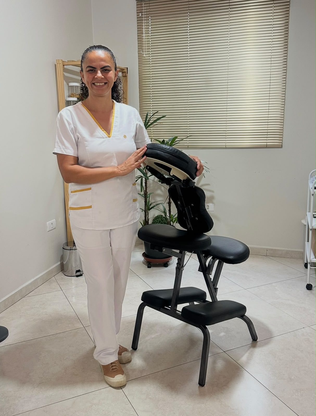 Maria Lima, massoterapia e estética do studio